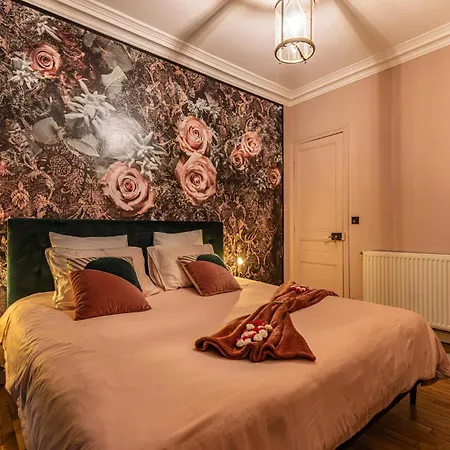 Le Louis Xv Halte A Centre - Parking Gratuit *