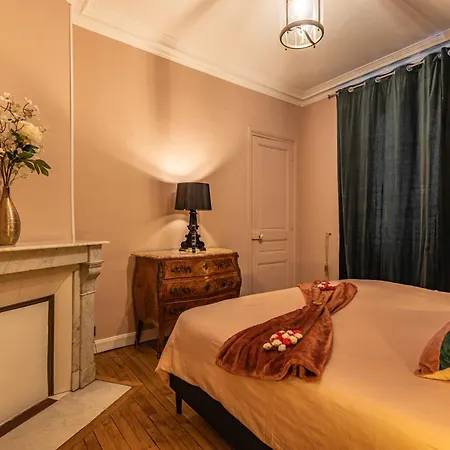 Le Louis Xv Halte A Centre - Parking Gratuit *