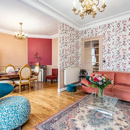 Le Louis Xv Halte A Centre - Parking Gratuit Reims